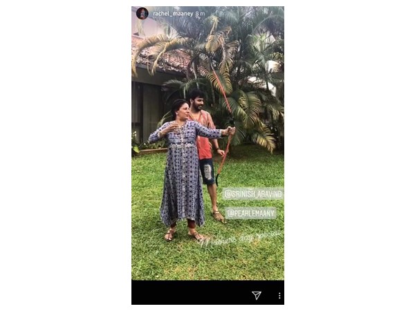 സോഷ്യല്‍ മീഡിയയില്‍ സജീവം