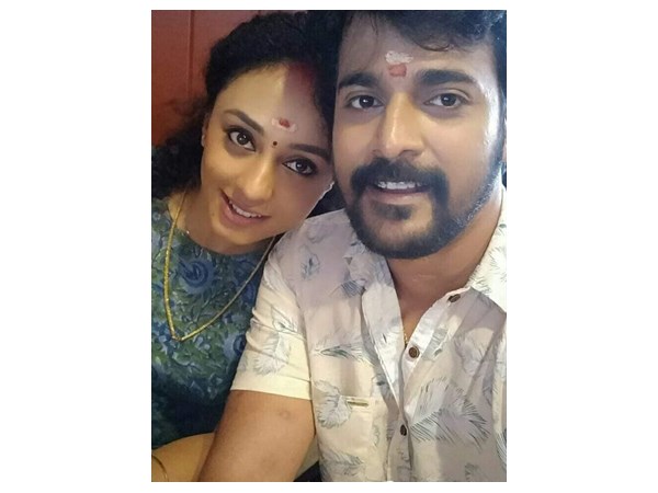 ഉത്തമകുടുംബിനി തന്നെ