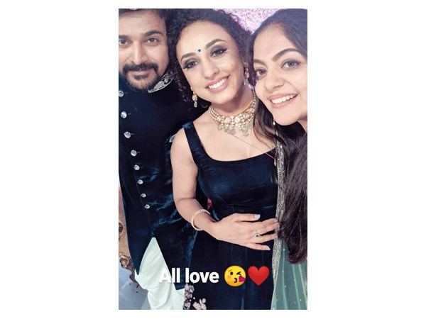 പുറകിലാണ് നിന്നത്