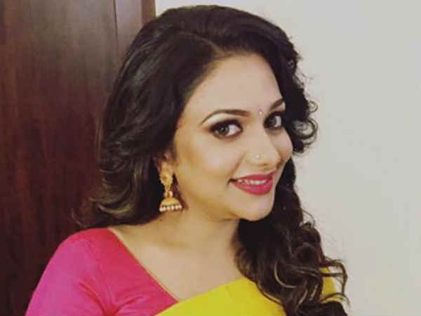 ഇന്സ്റ്റഗ്രാമില് സജീവം