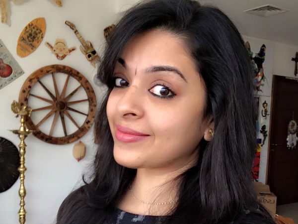 മുടി മുറിച്ച് സ്‌റ്റൈലിഷായി