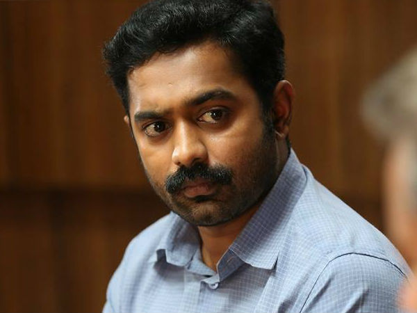 ഫോണില്‍ കിട്ടാറില്ല