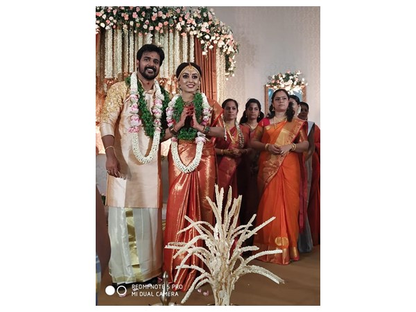 സോഷ്യല്‍ മീഡിയയില്‍ സജീവം