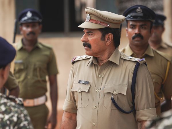 പോലീസുകാരനായി മമ്മൂട്ടി