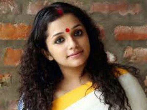   വർഷങ്ങൾക്ക് ശേഷം  ക്യാമറയ്ക്ക്  മുന്നിൽ