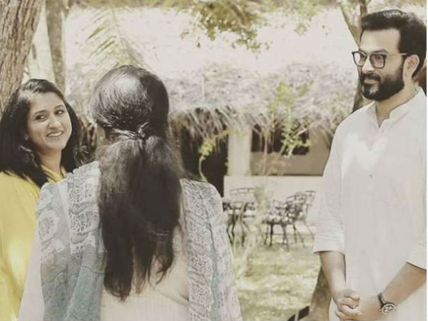  പൃഥ്വിയുടെ മുന്നിൽ പറയാൻ പേടി