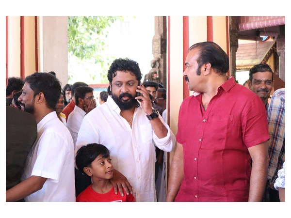 ചിത്രങ്ങളും വീഡിയോയും