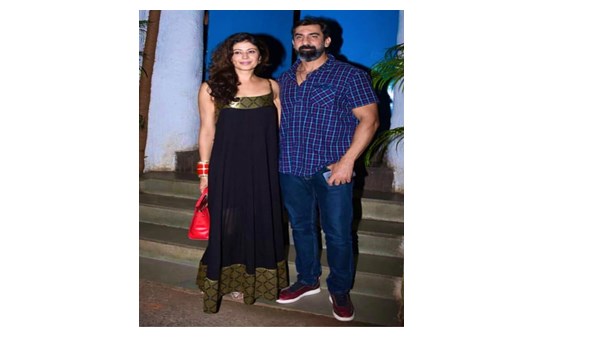 ഹണിമൂണാഘോഷത്തിലാണ്