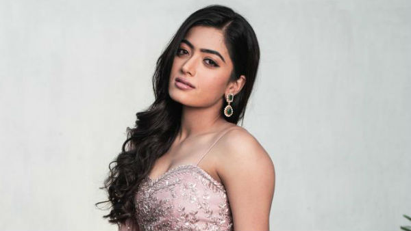   അറിയാതെ കഥാപാത്രമായി