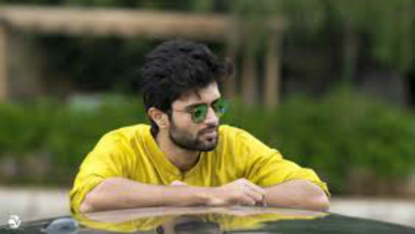  ഡിയർ കേമ്രേഡ് എന്ന  പേര്