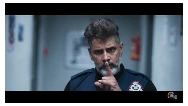 കടാരം കൊണ്ടാന് വിശേഷങ്ങളുമായി വിക്രം