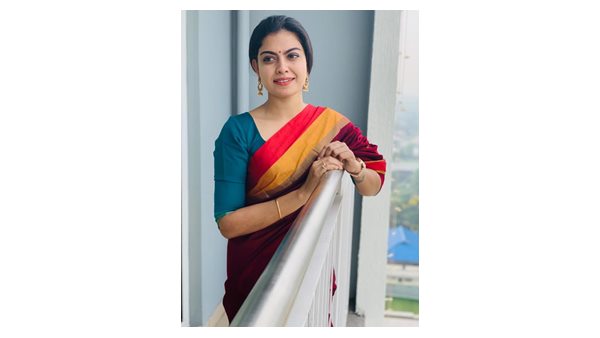 സോഷ്യല്‍ മീഡിയയില്‍ സജീവം