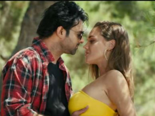 പ്രഭാസിന്റെ ആക്ഷന്‍ രംഗങ്ങളും 