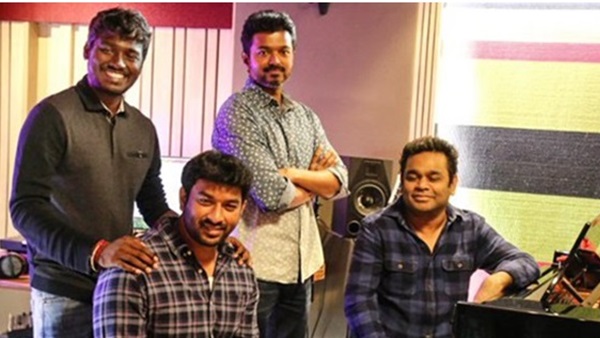 അച്ഛനും മകനുമായുളള ഗെറ്റപ്പുകളില്‍ 