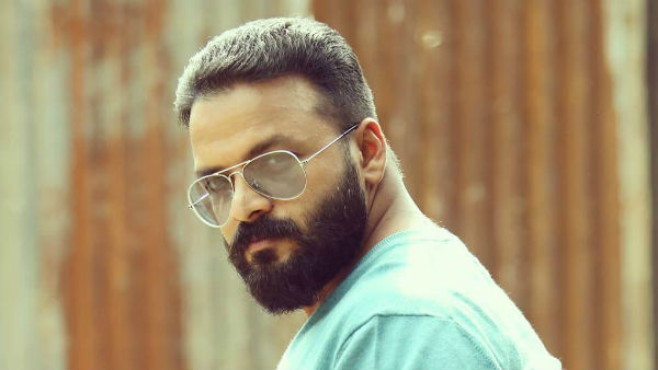  ജയസൂര്യ വീഡിയോ കാണുന്നത്