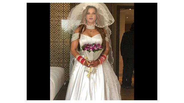 ആരാധകനുമായുള്ള വിവാഹം