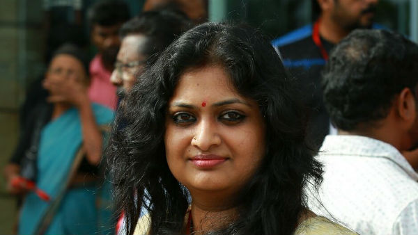  സത്രീ, പുരുഷ സംവിധായകരില്ല