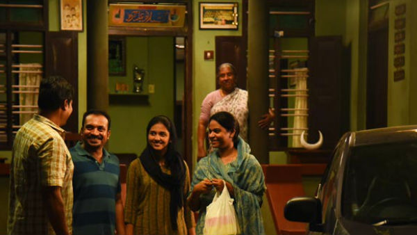   വികൃതിക്കാരനായി സൗബിൻ ചിത്രത്തിൽ  ആ വികൃതിക്കാരനായിട്ടാണ്  സൗബിൻ എത്തുന്നത് എൽദേ കിടന്നുറങ്ങുന്ന ചിത്രമെടുത്തു പ്രചരിപ്പിച്ച വ്യക്തിയുടെ വേഷത്തിലാണ്   സൗബിൻ എത്തുന്നത്.  അതേ  ഞാൻ തന്നെയാണ്  ആ വികൃതിക്കാരൻ എന്ന്  പറഞ്ഞു കൊണ്ടാണ്  ഓഡിയോ ലോഞ്ചിൽ സിനിമയെ  കുറിച്ച് താര പറഞ്ഞു തുടങ്ങിയത്.