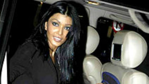    പാസ്പോർട്ട് കത്തിച്ചു കളയും