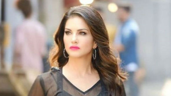   സോഷ്യൽ മീഡിയയിൽ സജീവം