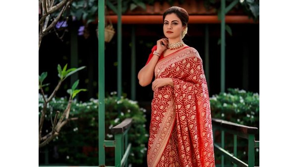  സൂര്യ ആരാധികയായ അനുശ്രീ 