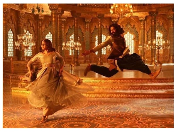 കല്യാണിയും പ്രണവും