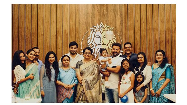 ചിത്രങ്ങള്‍ വൈറല്‍