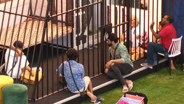 ആര് തുടരണം, ആര് പുറത്തേക്ക് പോവണം