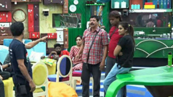  രണ്ട്  ചേരിയിൽ മത്സരാർഥികൾ