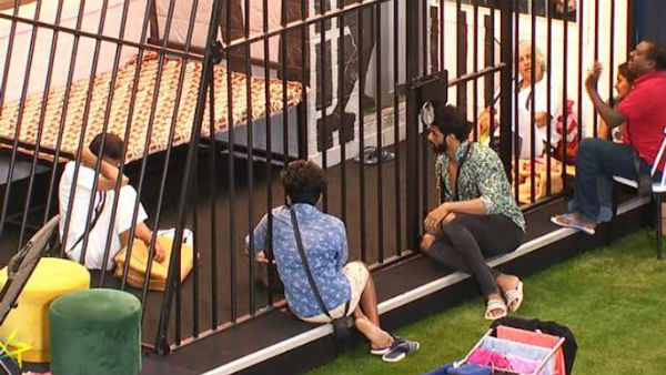 വീക്കിലി ടാസ്ക്കിനുള്ള  ശിക്ഷ