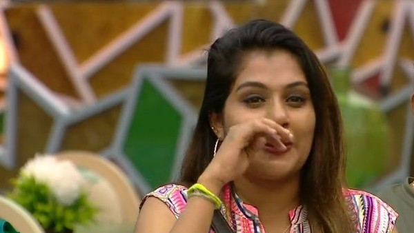 വികാരഭരിതമായ   നിമിഷം