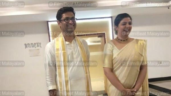 റോയിസിന്റെ വിവാഹം 