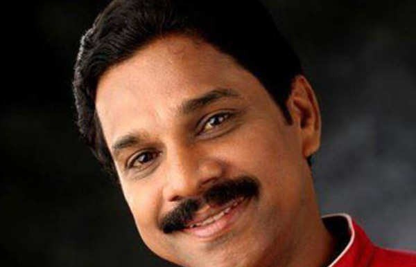 പിന്നാലെ  ഓടി