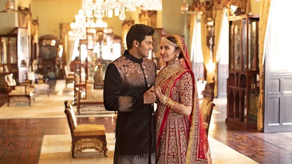  വിവാഹ വാര്‍ഷികം ആഘോഷിച്ച് ആര്യയും സയേഷയും 