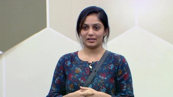  എലീനയും  ഫുക്രുവും