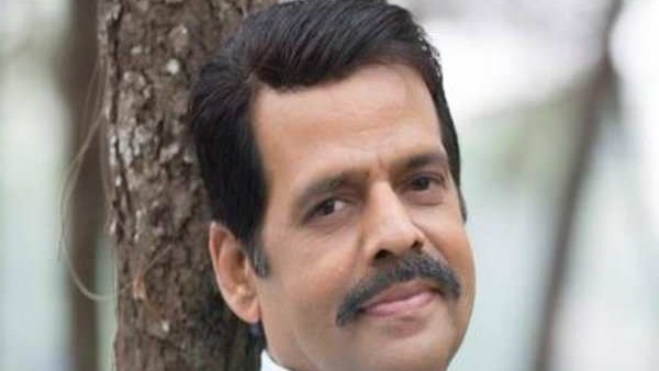 ഇനി ഞാൻ എന്റെ ചിന്തകളിൽ വ്യാപരിക്കട്ടെ .
