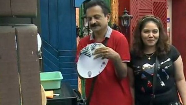 പുതിയ  ആളുകൾക്കൊപ്പം‌ 