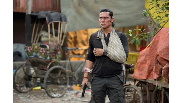 ക്രിസും ഹൂഡയും 