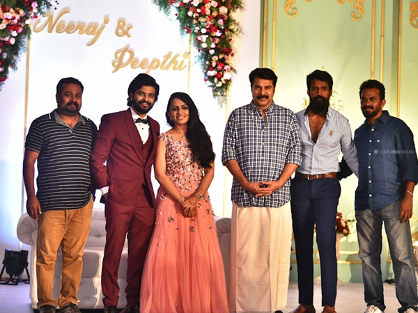 പൊതുവേദിയില്‍