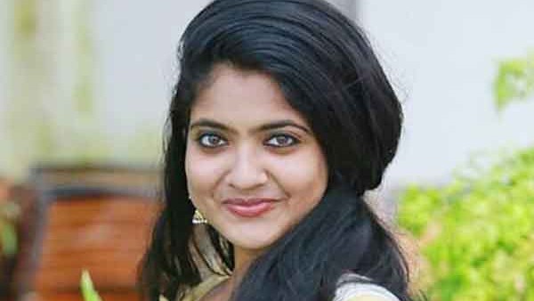  സോഷ്യൽ മീഡിയയിൽ ആക്ടീവ്