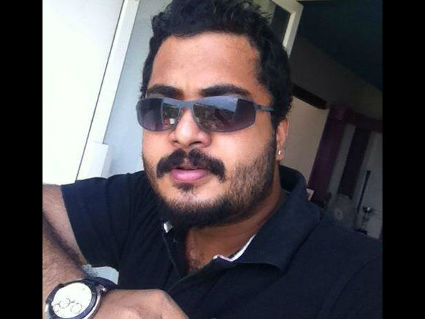 സംവിധാനത്തിലേക്ക്