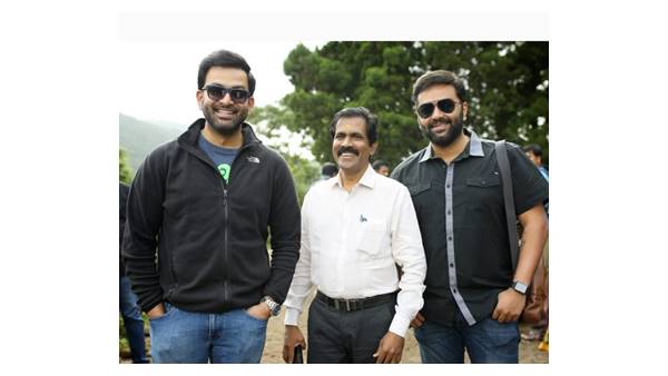 ഗൂഢസംഘത്തെക്കുറിച്ച്