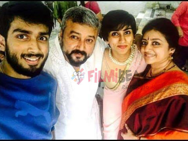 പത്മരാജന്‍ സംവിധാനം ചെയ്ത അപരന്‍