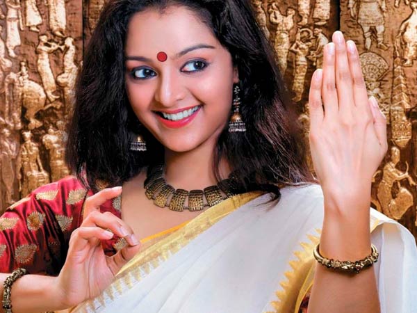 മോഹന്‍ലാലിന്റെ ഒടിയനിലൂടെയാണ്