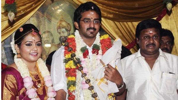 താരമാതാപിതാക്കന്മാരെ കുറിച്ച് മകള്‍