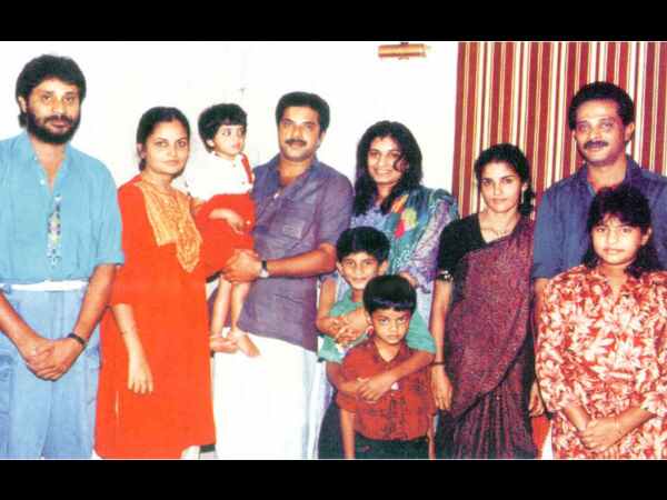 കുടുംബത്തോടും