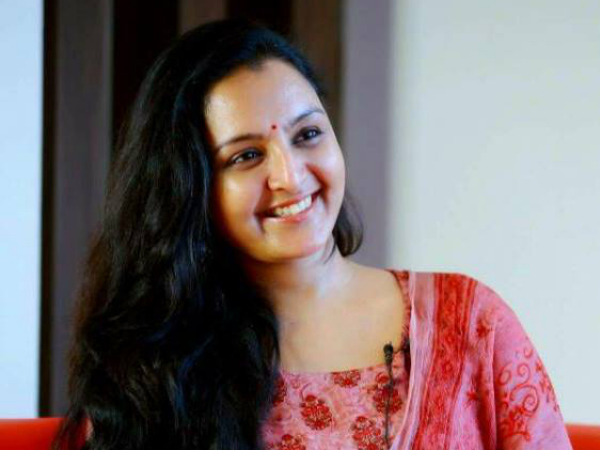 പതിനേഴാം വയസ്സില്‍ അരങ്ങേറ്റം