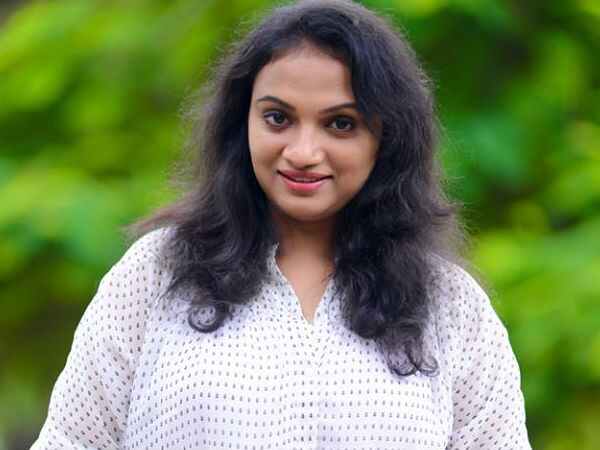 പോസ്റ്റ് സ്വീകരിക്കുന്നു