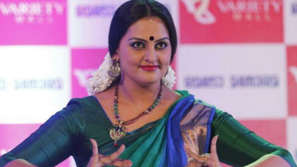 നൃത്തത്തിലും