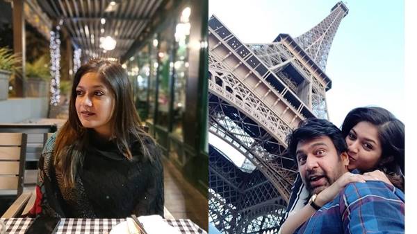 ചിരിച്ച മുഖത്തോടെ